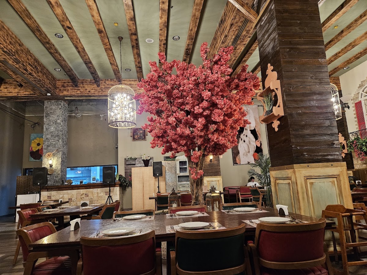 مطعم ماء ورد Ma Ward restaurant