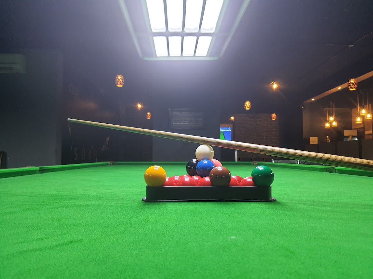 9 ball snooker club