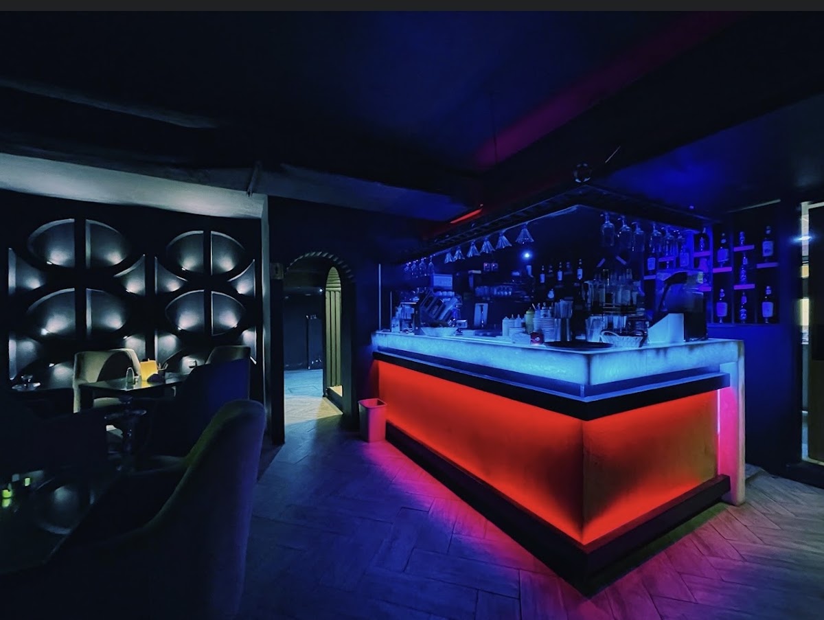 Black Lounge