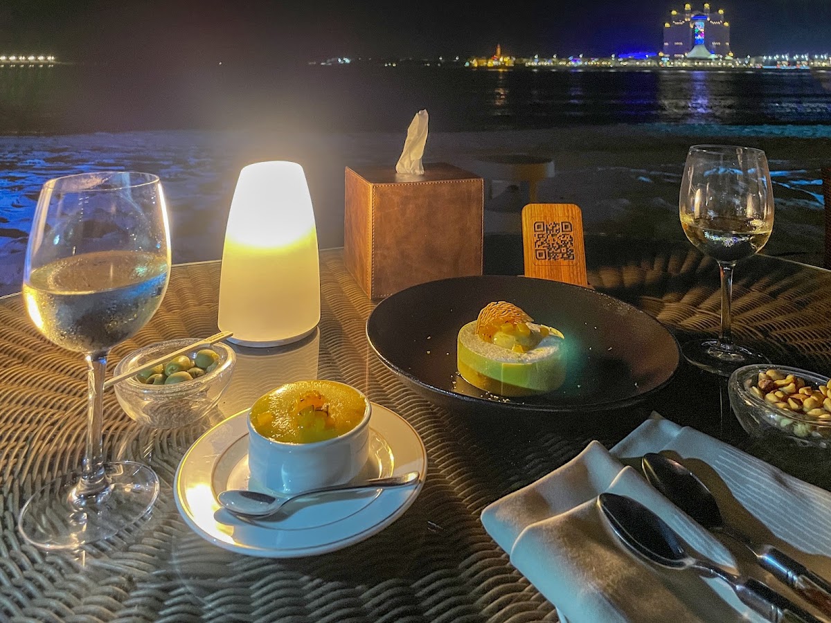 Breeze Lounge