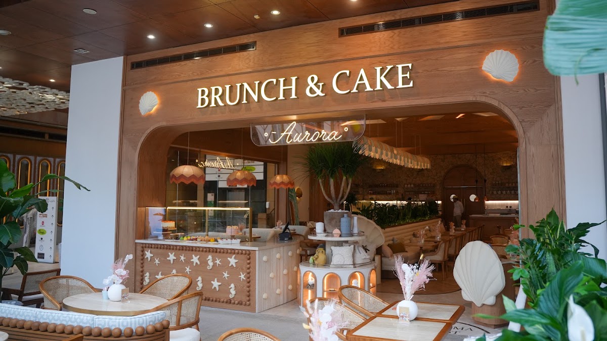 Brunch & Cake Avenues Mall