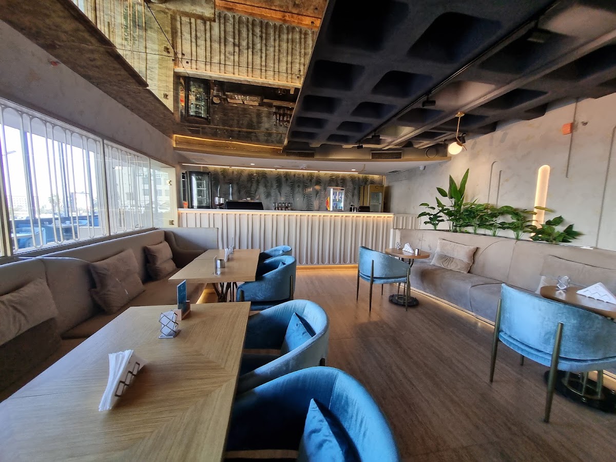 C Lounge, Kuwait Grand Hotel