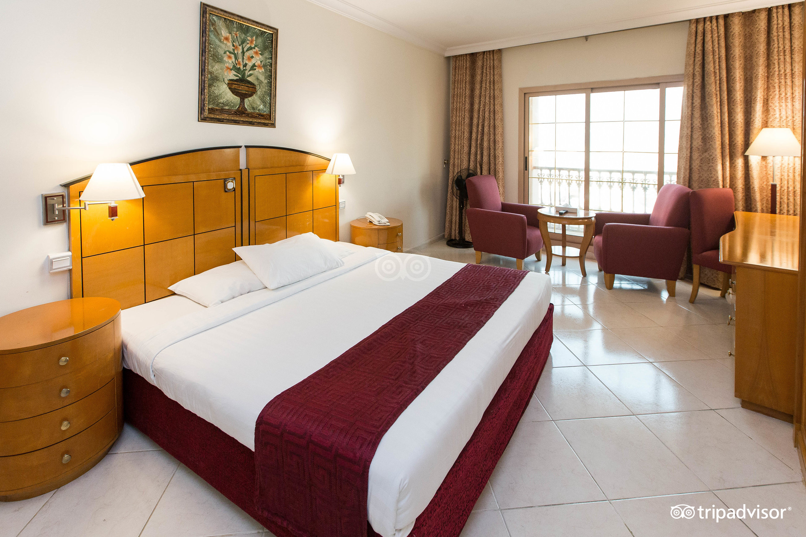 Dolphin Hotel Apartment