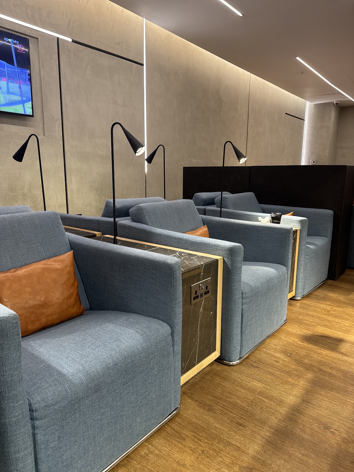 Kuwait airways (T4) lounge