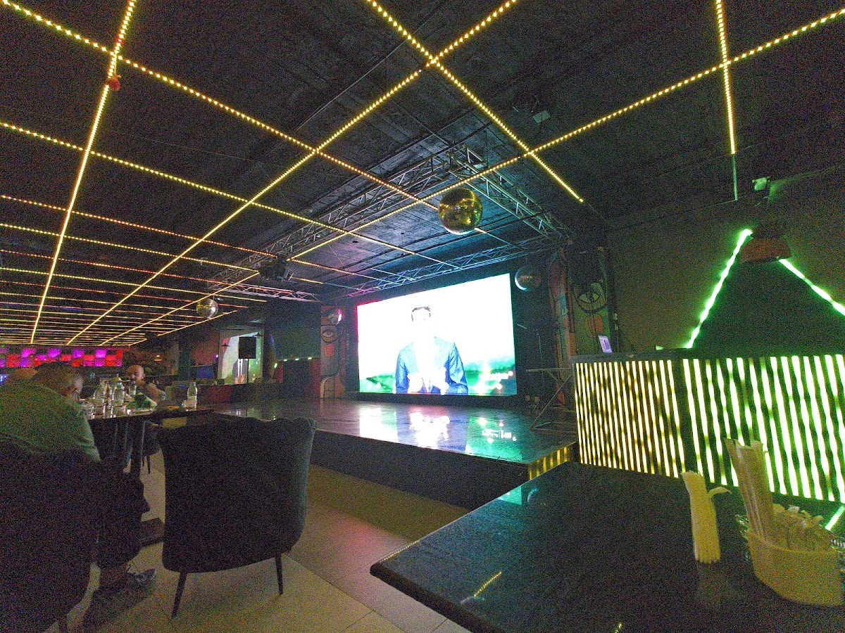 LATINO LOUNGE