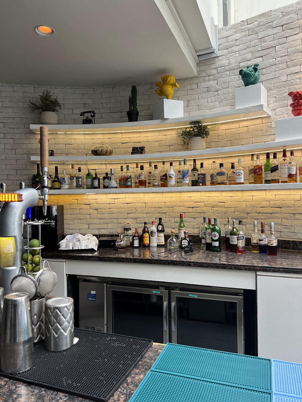 Malibu Sky Lounge & Bar