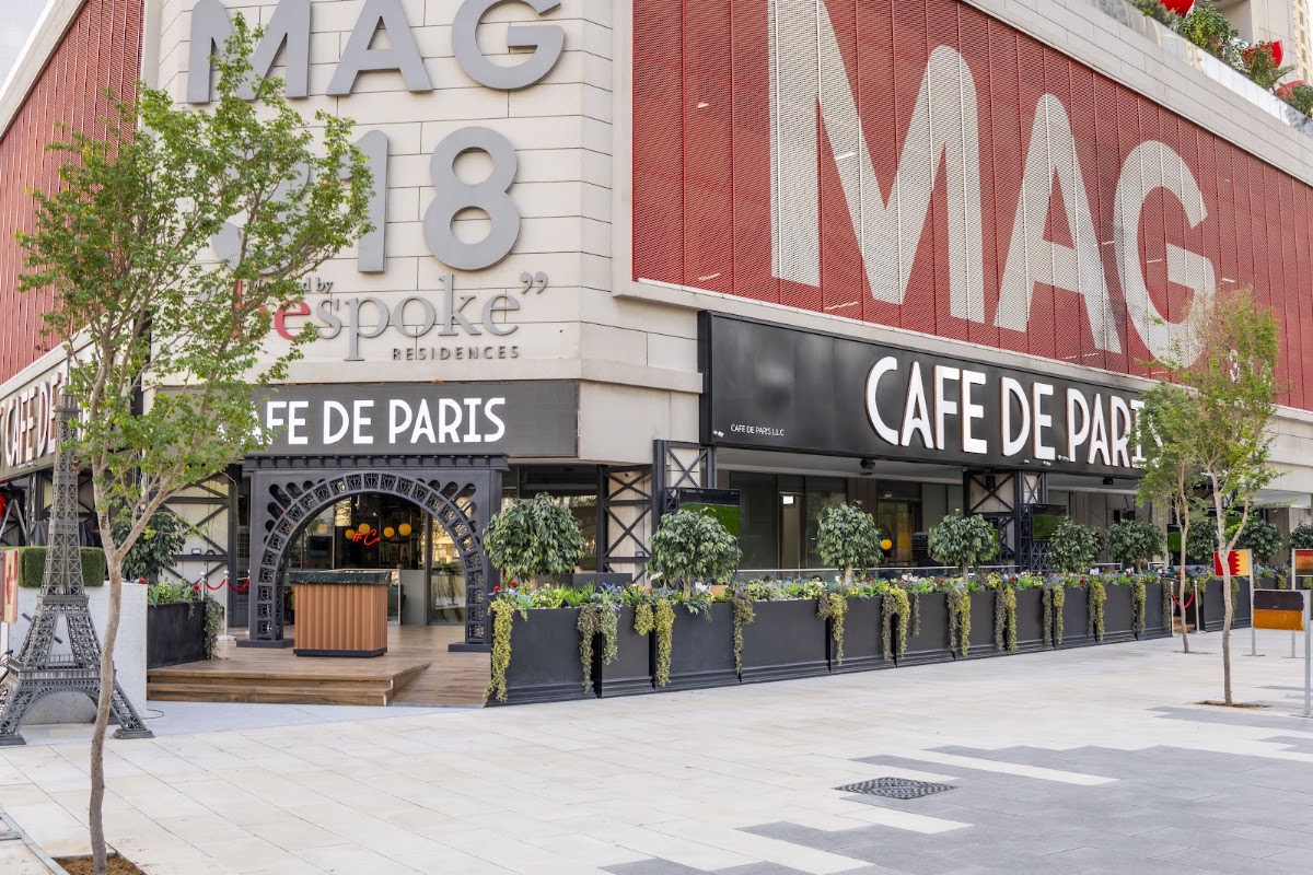 Un Dimache A Paris