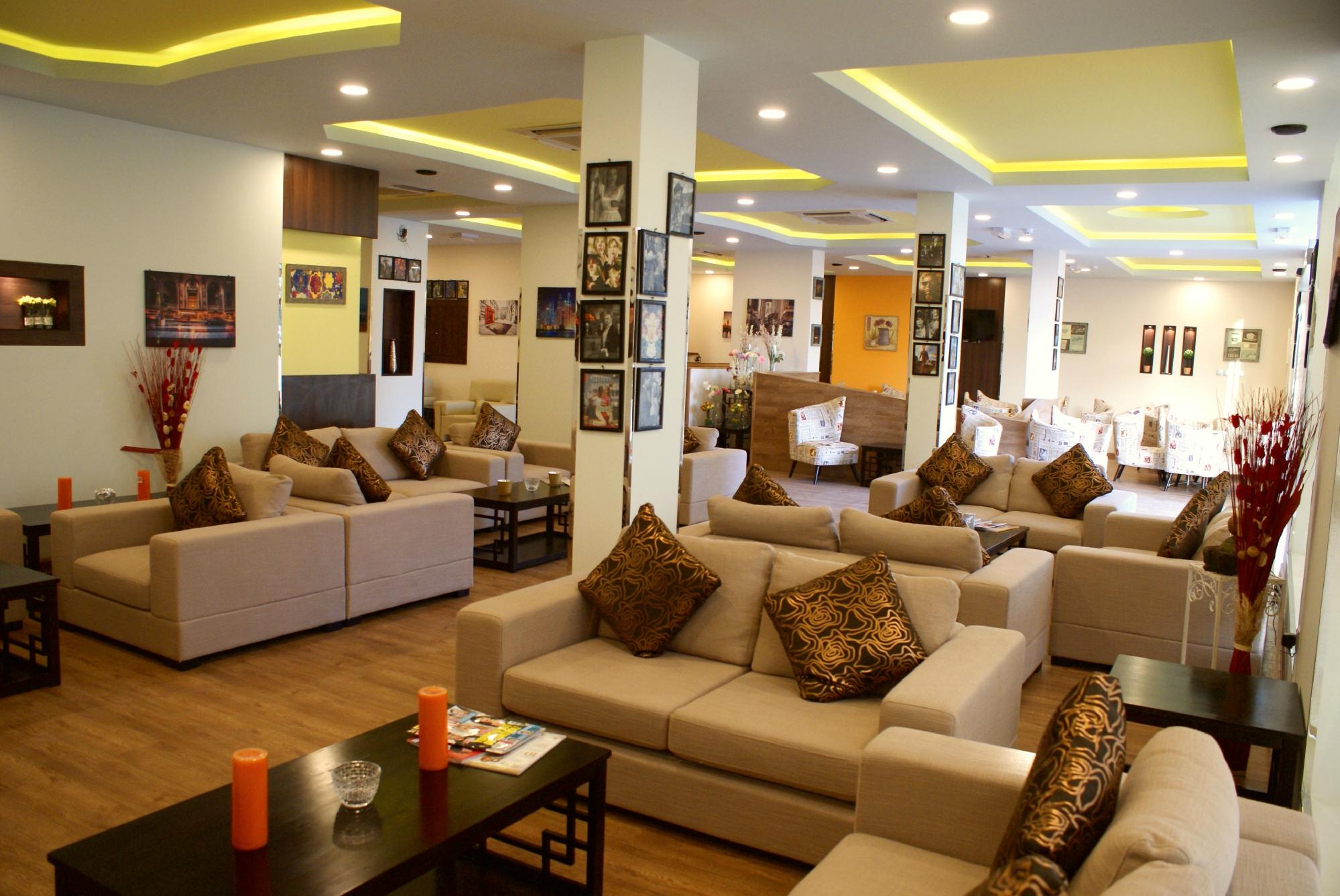 Weekend Hotel